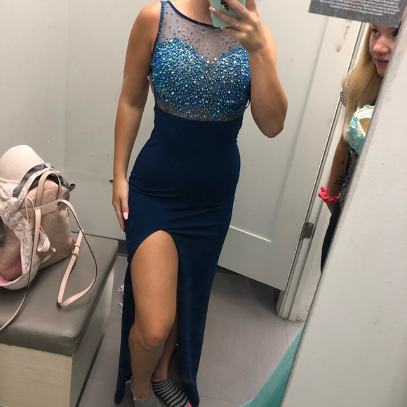 Prom dress - Picture 2 of 2